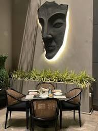 Modern LED Face Wall Sculpture – Luxury Minimalist Wall Decor Light